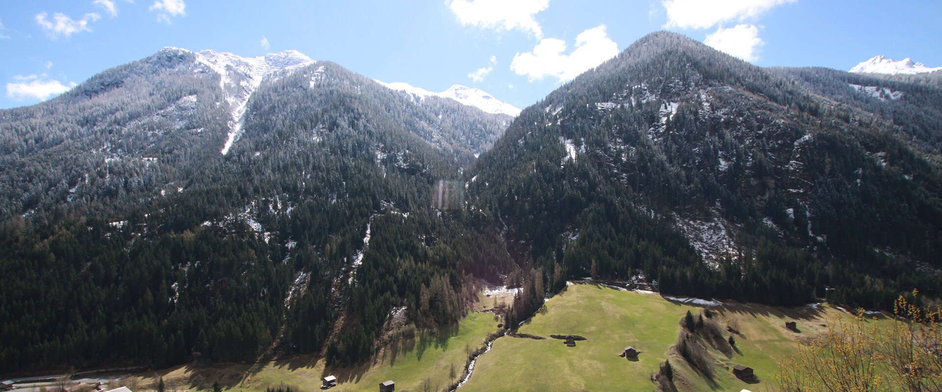 Ausblick auf die Tiroler Berge von Apart Miramonte 