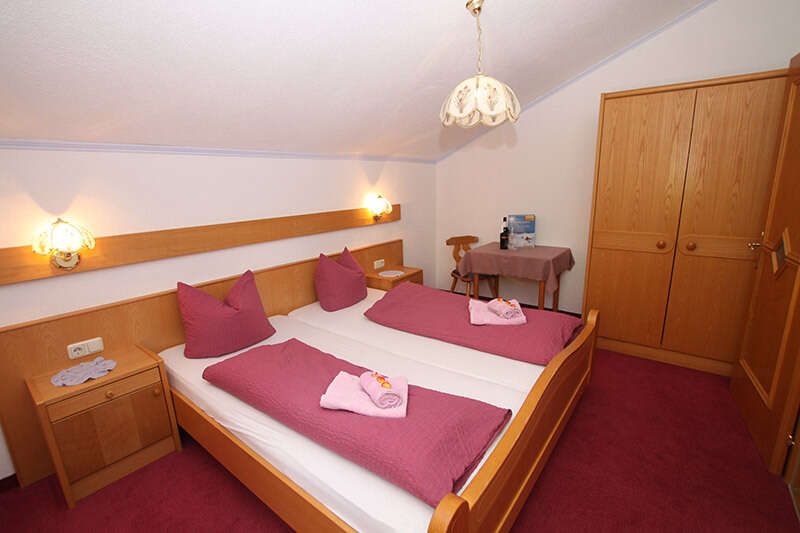 Schlafzimmer im Appartement 2 im La Fontana in Tirol