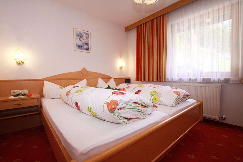 Doppelzimmer im Appartement 3 im La Fontana
